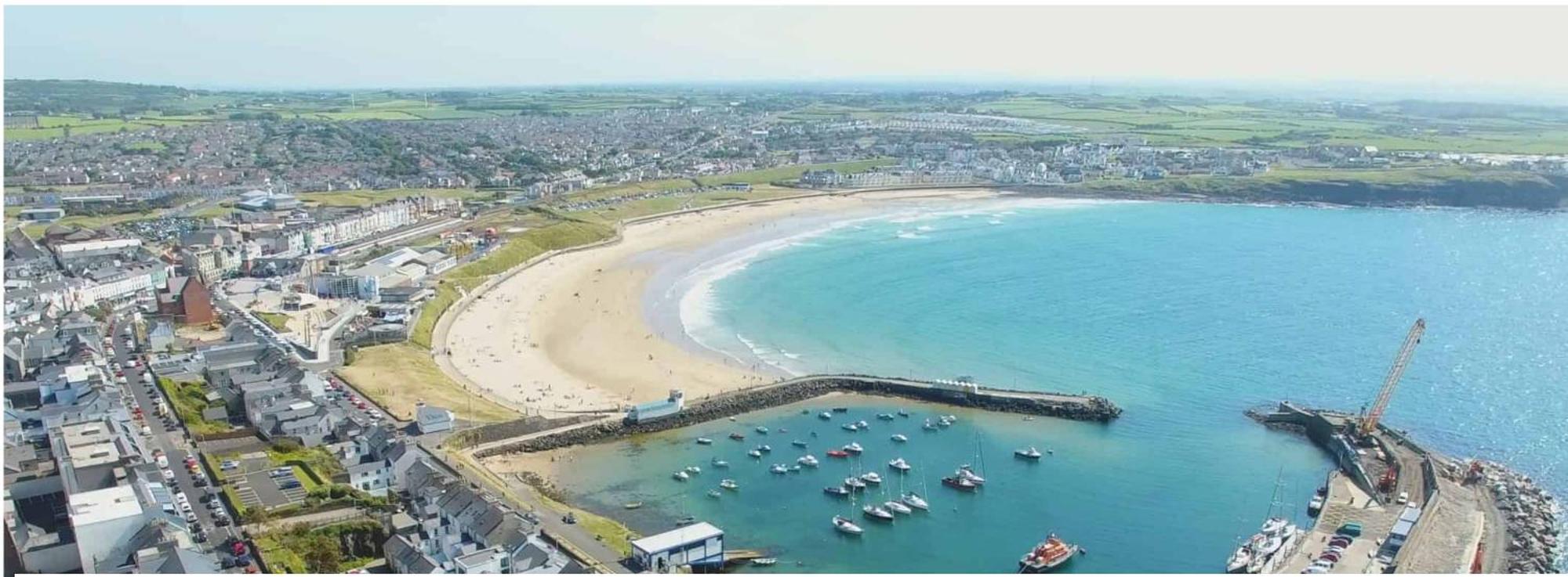 4 Golf Terrace - Portrush By The Sea Lägenhet Exteriör bild
